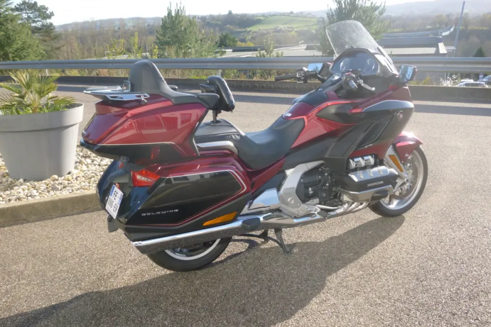 GOLDWING 1800 TOURING DCT rouge