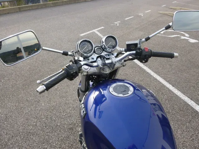 Suzuki 750 GSX Inazuma DV